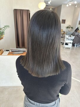 イルプロム 御厨店(illuprom.) グレージュ