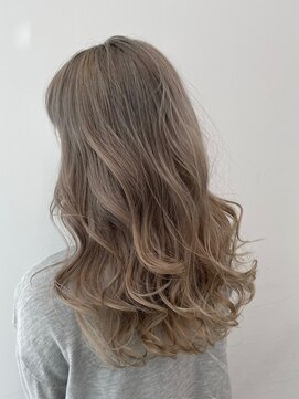 シエスタ バイ アンブルリュクス(siesta by amble luxe) グレージュカラー