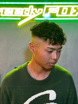 グリーディーフォックス 代々木(Greedy FOX) 波巻き/ハイライト/マッシュパーマ/ウルフ[シェービング]