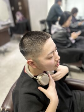 グラッジ 池袋(GLADGE) メンズカット フェードボウズ 池袋