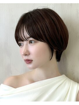 アフロート ルヴア(AFLOAT RUVUA) 〔岩田莉奈〕40代50代に人気の似合わせ丸みショートボブ　新宿