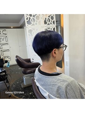 榮(Salon de 榮) 刈り上げショートヘア