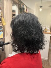 エニシ(Enishi) 癖毛を生かしたボブ