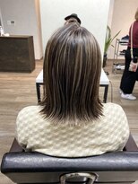 ヴィフ 大船(VIF) 切りっぱなしボブ×コントラストハイライト(ブリーチ)グレージュ
