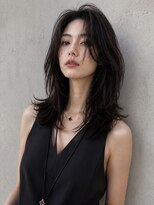 ノラ ギンザ(NORA GINZA)&nbsp;セミロング×センターパート×ウルフレイヤー30代40代50代