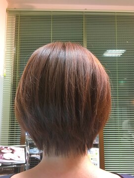 スナッグヘアデザイン(SNUG HAIR DESIGN) 秋色ショートボブ