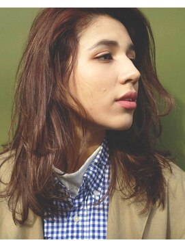 アメリア(ameria) ラフに遊べる、ツヤ感ロング!