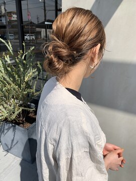 ニキータ(Nikiita) やわらかいベージュカラー