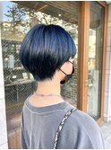 青色ショートボブ