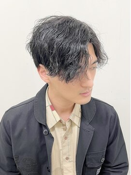 ヨシザワインク ハコザキ 水天宮前 日本橋人形町(YOSHIZAWA Inc.HAKOZAKI) 前下がり/ミディアム/刈り上げ/スパイラルパーマ/大人/モテ髪