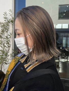 マザー(MOTHER) ダブルカラーミルクティーベージュカラーケアブリーチ韓国ボブ