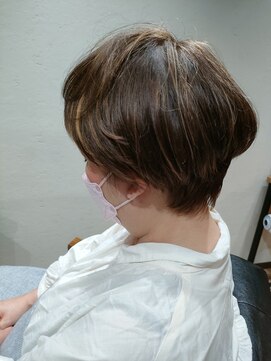 ココレ(cocole) #マッシュショート　ハイライトオンカラー