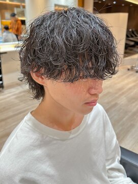 ルースト 渋谷店(ROOST) マッシュウルフ×波巻きスパイラル