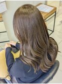 ミディアムレイヤーカットナチュラルカラー