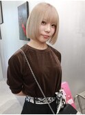 イメチェン/ホワイトブロンド/外ハネボブ/美髪/梅田
