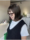 オリーブグレー