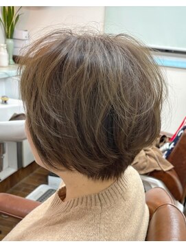 ふんわりショートカットスタイル