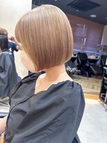 ヒビヲ 天神警固(HIBIO)&nbsp;ショートボブ切りっぱなしボブタッセルボブブリーチダブルカラー