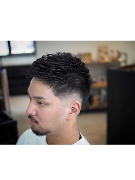 リヴ ヘアワークス(LiVE HAIR WORKS) skinfade×アイロンP