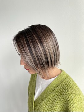 エル(AILE) 艶感ハイライトショート