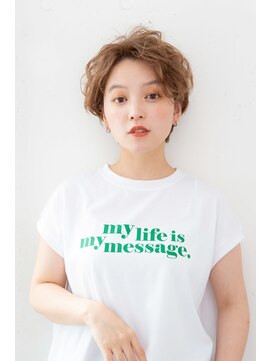 エムプラス 二子玉川(Mplus) おでこ出しも新鮮！ナチュラルウェーブで上品カジュアルヘア