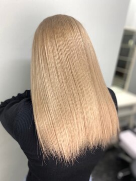 カリーナ(CARINA) ハイトーンカラー/ミルクティーカラー