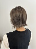 【ayari】ハイライトカラー×グレージュ×切りっぱなしボブ