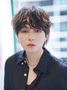 アルファ 新宿(alpha) サーフカール/ 刈り上げセンターパート/ブルーブラック[新宿駅]