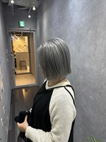シーエスメイドバイシャチュー 栄店(CS made by SHACHU)&nbsp;ホワイトシルバー/ボブ/小顔に見えるカット