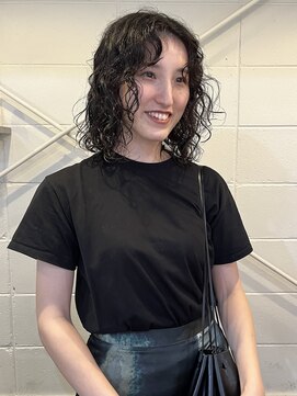 イル(iru) ミディアムパーマ