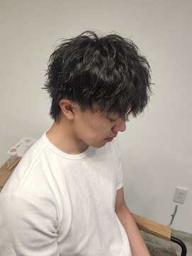 ニアウ 伊勢崎連取店(Niau) マッシュウルフ縦落ちツイストスパイラルパーマ