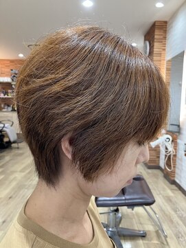 アートイン 前下がりグラデーションボブ