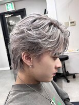 アイトーキョー 渋谷(AI TOKYO) ローライト/ホワイトシルバー/フェザーショート/デザインカラー