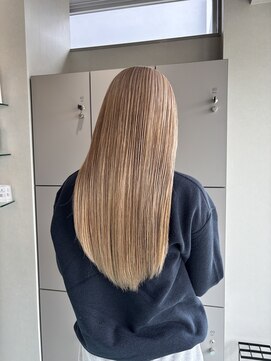 エイト 沖縄豊崎店(EIGHT toyosaki) 【EIGHT 豊崎】お客様スタイル［透明感ベージュで叶う艶ロング］