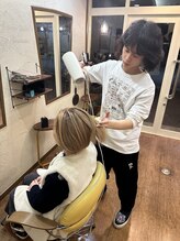 大人の髪に必要なツヤ感を演出