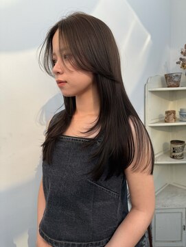 ローエ バイ デコ(Rohe by DECO) 流れるようなロングレイヤーと透明感オリーブブラウン【英心】