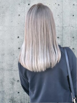 ヘアーデザイン ディードット ウル(D. ulu) 【渡辺秀斗】ホワイトアッシュ