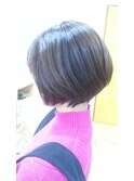 ■前下がり丸みショートボブ