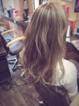 ユートピア(U topia) リアル外人風ハイライト【ユートピア渡辺サロンスタイル】