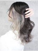 インナーカラー×ホワイトグレー ハーフアップやアレンジにも◎