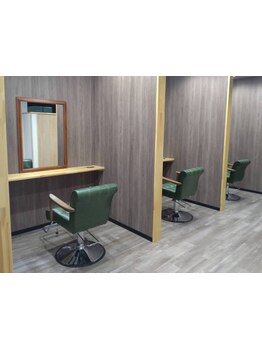 経験豊富な女性スタイリストならではの親身なカウンセリングが魅力☆女性特有のお悩みがご相談しやすい♪