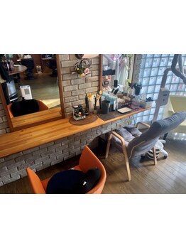 マンツーマンだからできる、一人ひとりのお悩みに合わせた提案が嬉しい♪カウンセリング重視サロン［MARI］