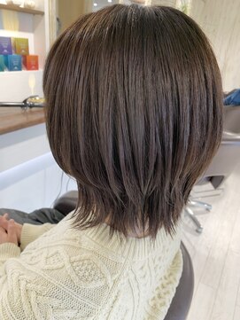 アネラ(Anela) 大人可愛いショートウルフ