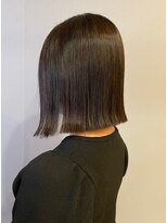 ブロッサム 東久留米店(Blossom)&nbsp;20代30代大人可愛い艶感グレージュ切りっぱなしボブ外ハネ