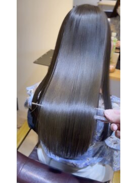 オウ(Ou) 美髪ロング