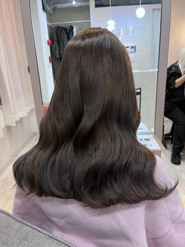 エルバイラビス 大宮(elu by lovis) 《chihina》アッシュブラウン/艶カラー/ブリーチカラー/韓国