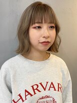 ラキ(laki)&nbsp;ケアブリーチダブルカラー ホワイトベージュ×外ハネボブ