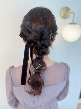 ソノ(sono) 編みおろし　お呼ばれヘア　フェミニン　結婚式ヘア