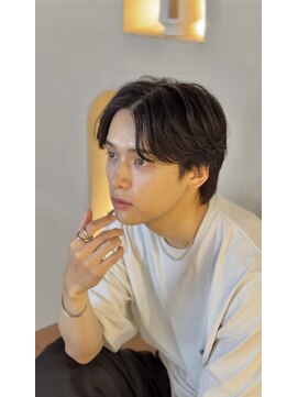 ヒビヲ(HIBIO) ニュアンススパイラルツイストパーマツーブロックセンターパート