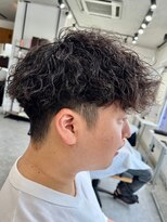 フゥ 宇都宮(FeU) 波巻きスパイラルパーマシャドウパーマメンズ刈り上げ緩め30代